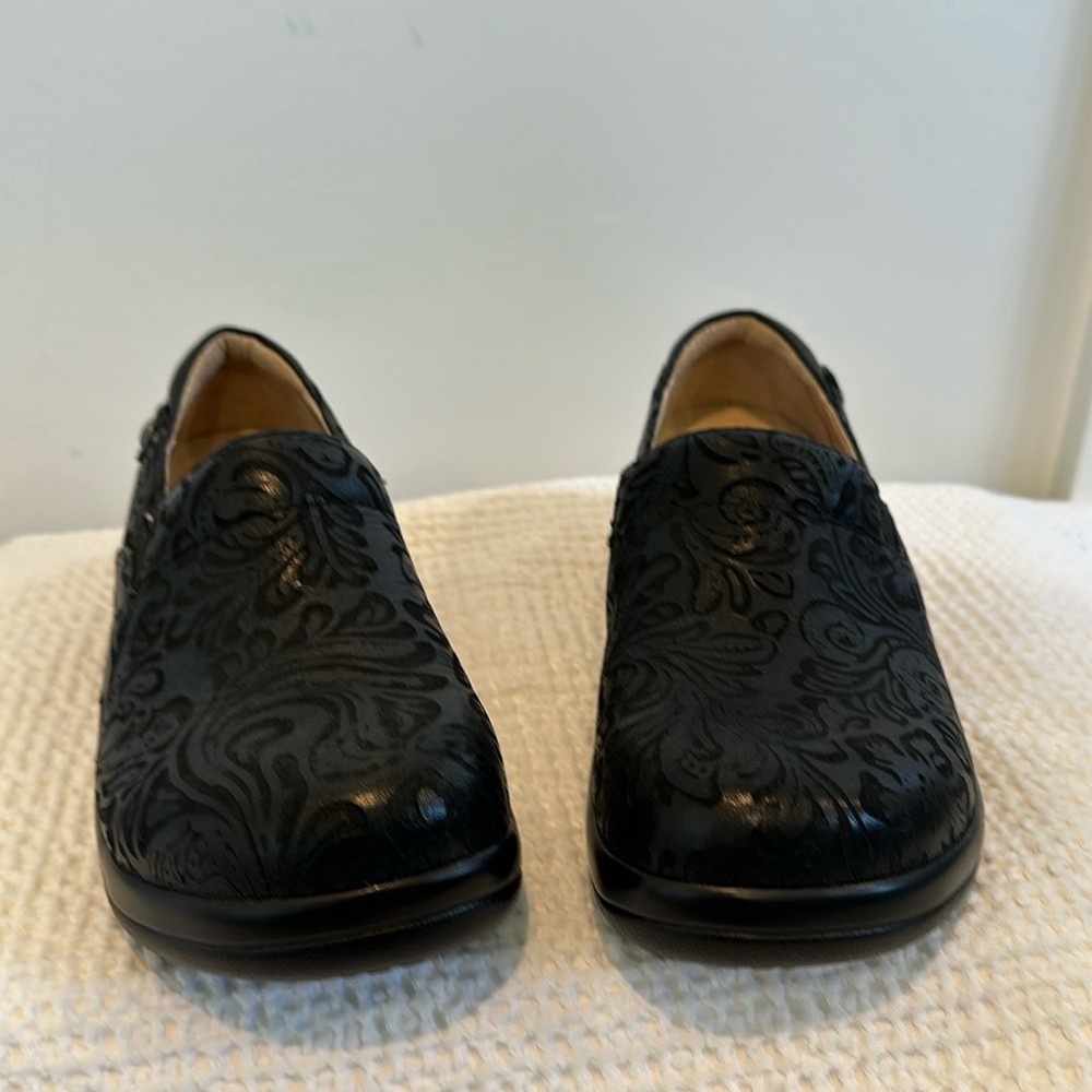 Alegria black embossed size 37, KEL-431
